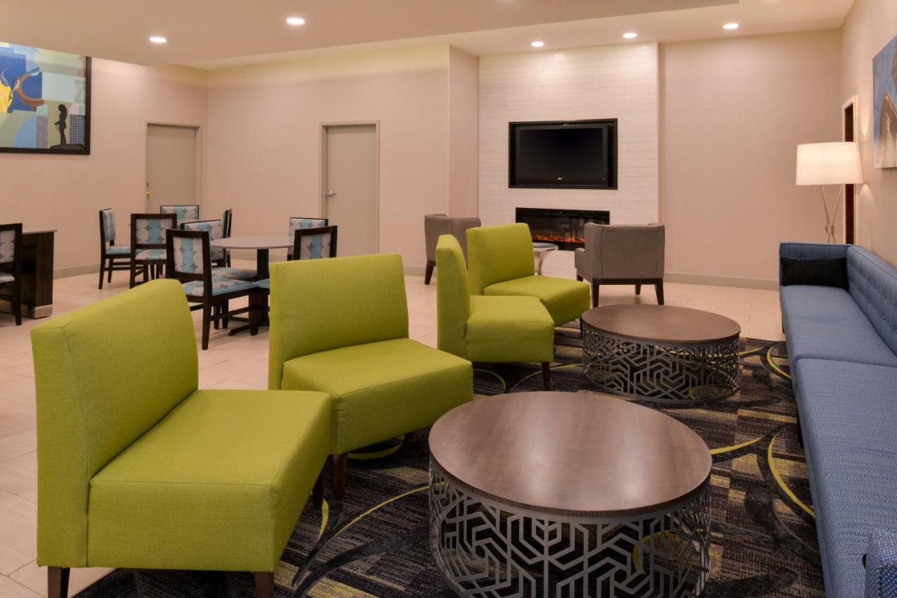 La Quinta By Wyndham South